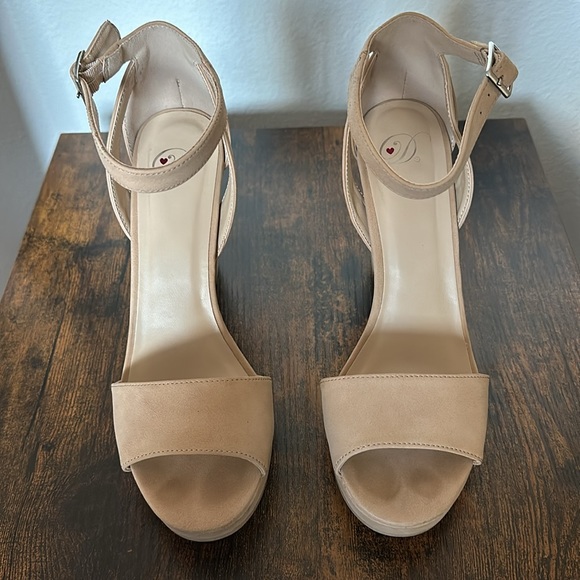 WOMEN'S DELICIOUS ADJURE PLATFORM DRESS SANDALS - Picture 5 of 6